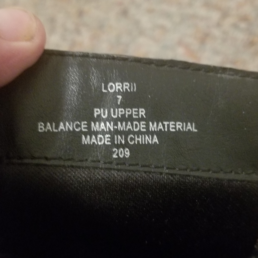 Boots - Picture 4 of 4